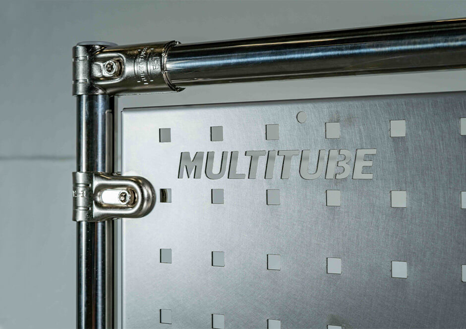 Reinraumwagen mit vernickelten Steckern