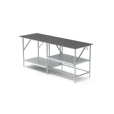 Flacher Arbeitstisch